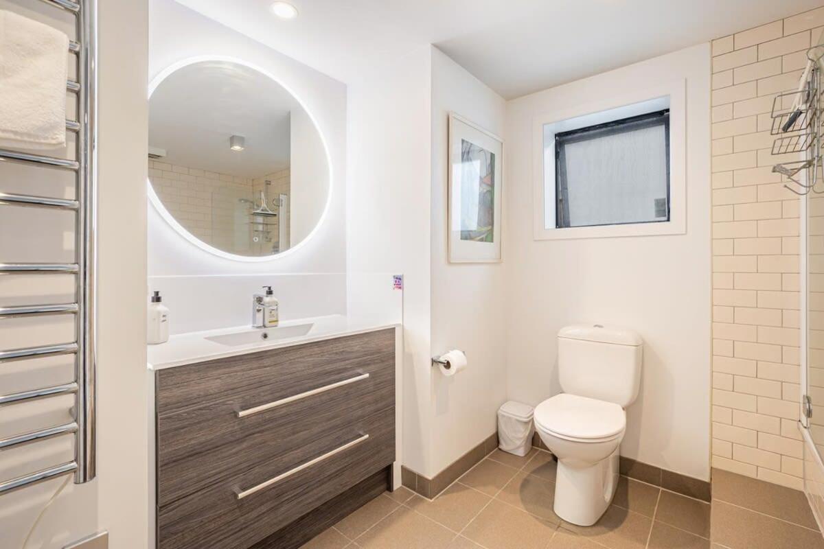 Stylish And Serene Living In Kohimarama Auckland Exterior photo