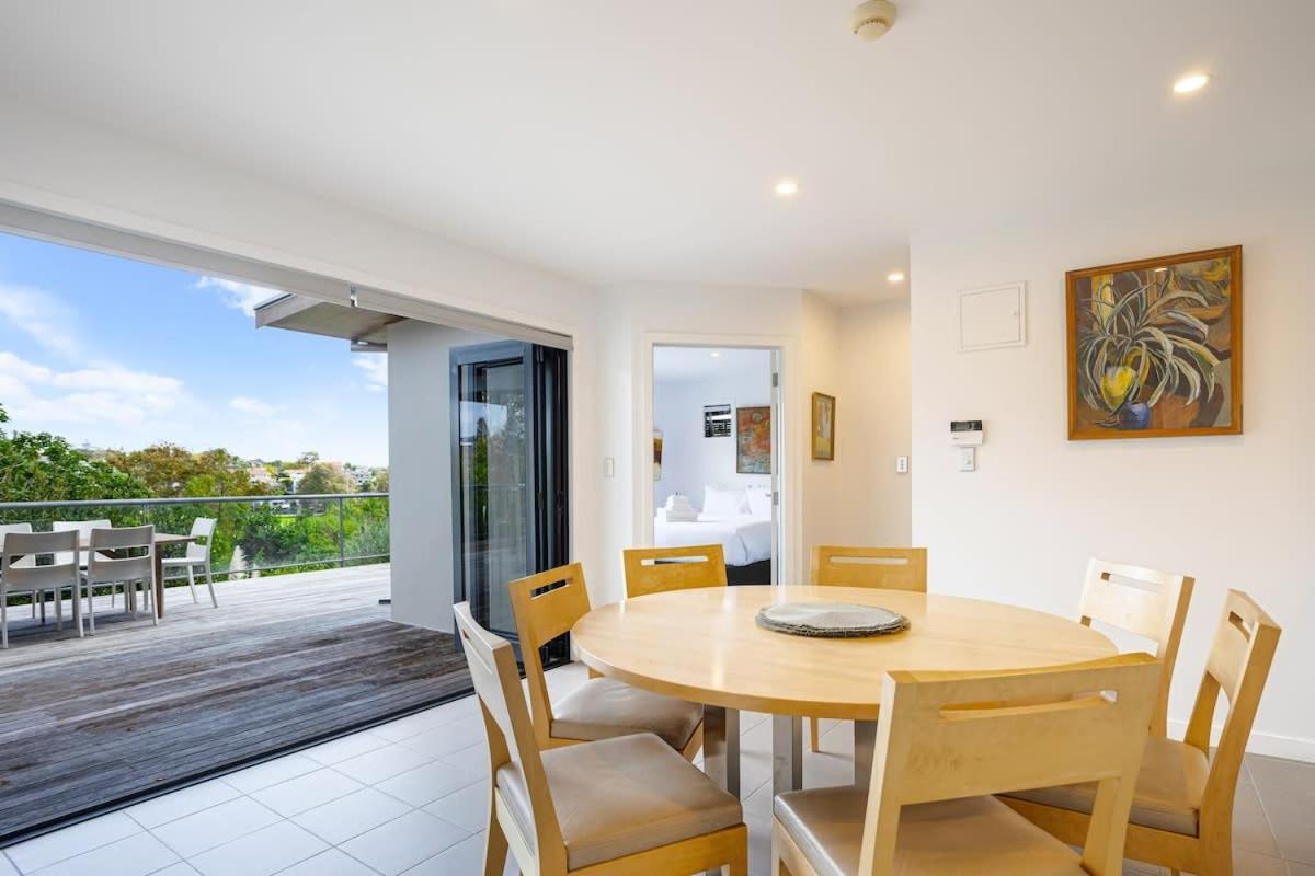 Stylish And Serene Living In Kohimarama Auckland Exterior photo